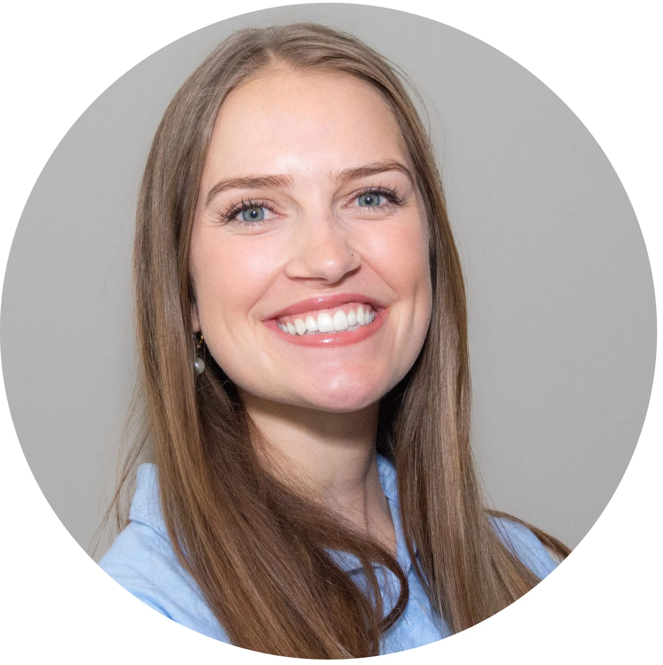 Andrea Hern Headshot